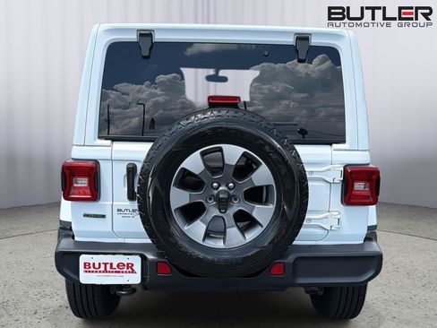 Used 2021 Jeep Wrangler Unlimited Sahara w/ Dual Top Group AWD/4WD image 5