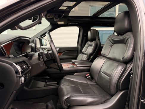 Used 2021 Lincoln Navigator L Reserve AWD/4WD image 13