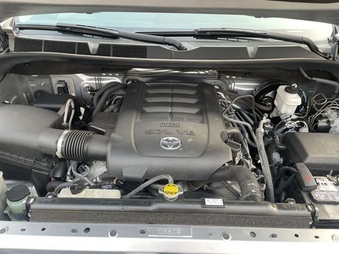 Used 2017 Toyota Tundra SR5 w/ TRD Off Road Package AWD/4WD image 31