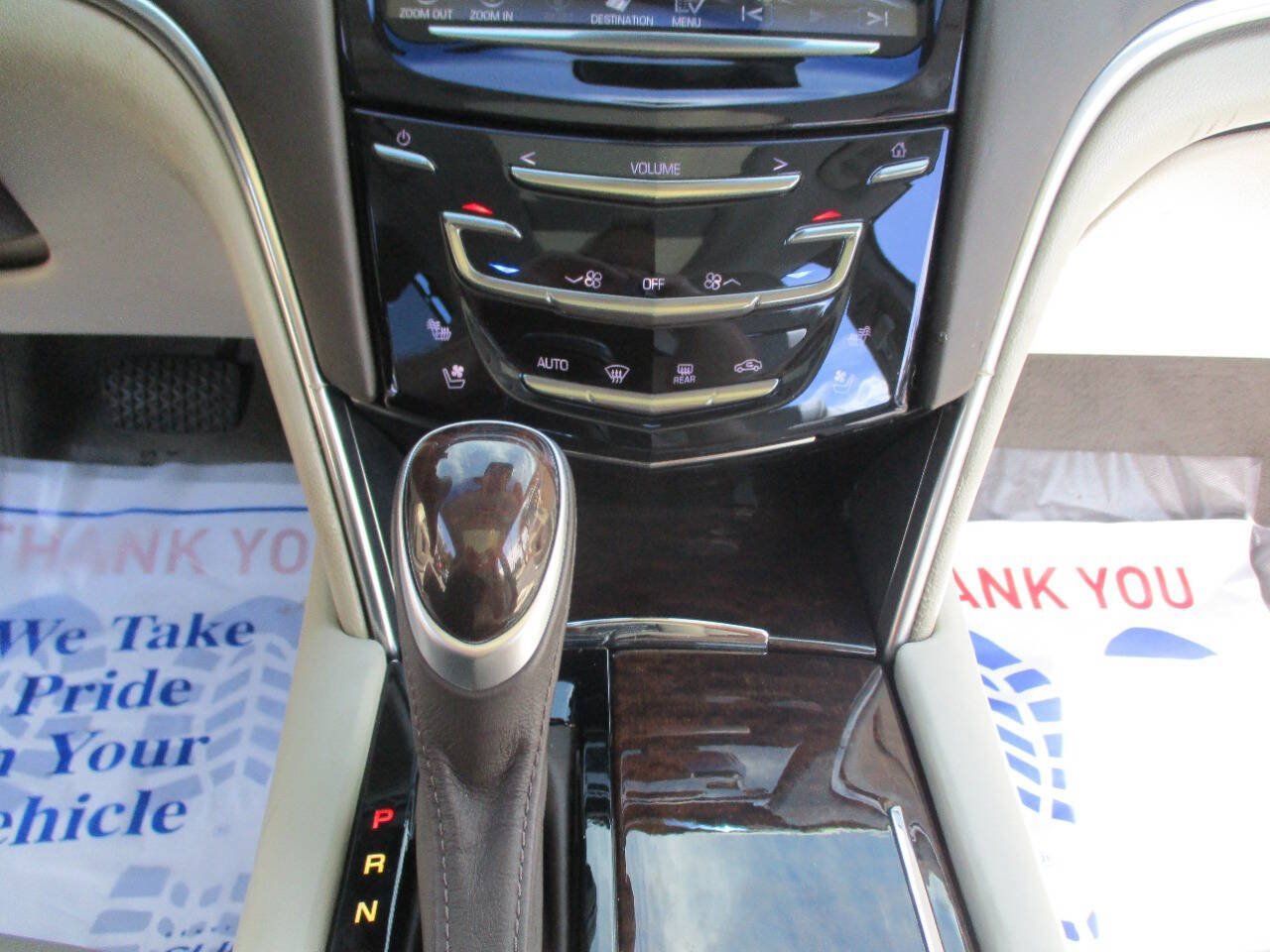 Used 2013 Cadillac XTS Platinum FWD image 20