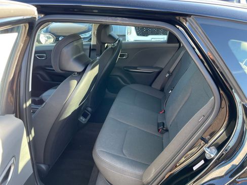 Used 2025 Kia K4 LXS image 25