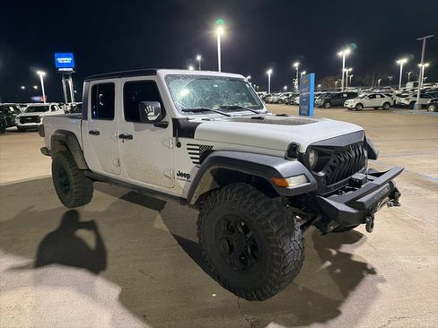 Used 2020 Jeep Gladiator Sport w/ Quick Order Package 24S image 16