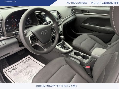 Used 2018 Hyundai Elantra SE image 14