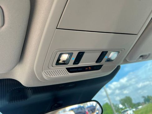 Used 2025 Ford Explorer Active w/ Active Comfort Package image 28