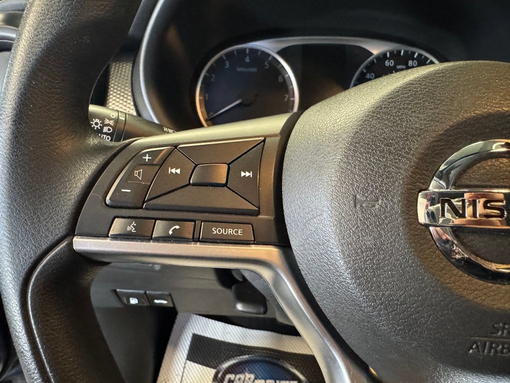 Used 2020 Nissan Kicks S FWD image 11