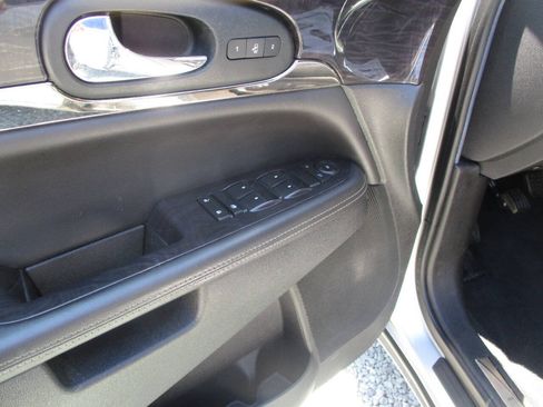 Used 2016 Buick Enclave Leather AWD/4WD image 18