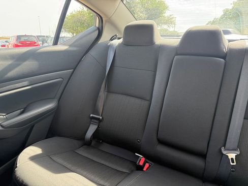 Used 2025 Nissan Altima 2.5 SV FWD image 40