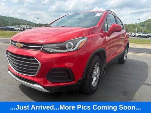Used 2020 Chevrolet Trax LT w/ LPO, Protection Package AWD/4WD image 1