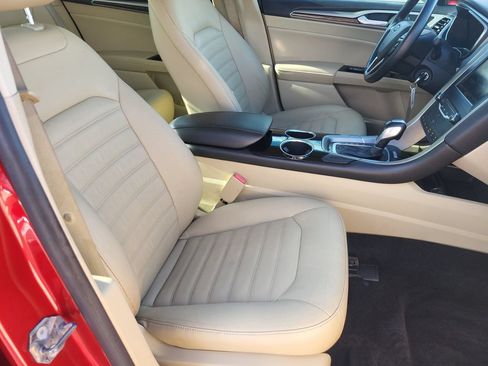 Used 2013 Ford Fusion SE FWD image 22