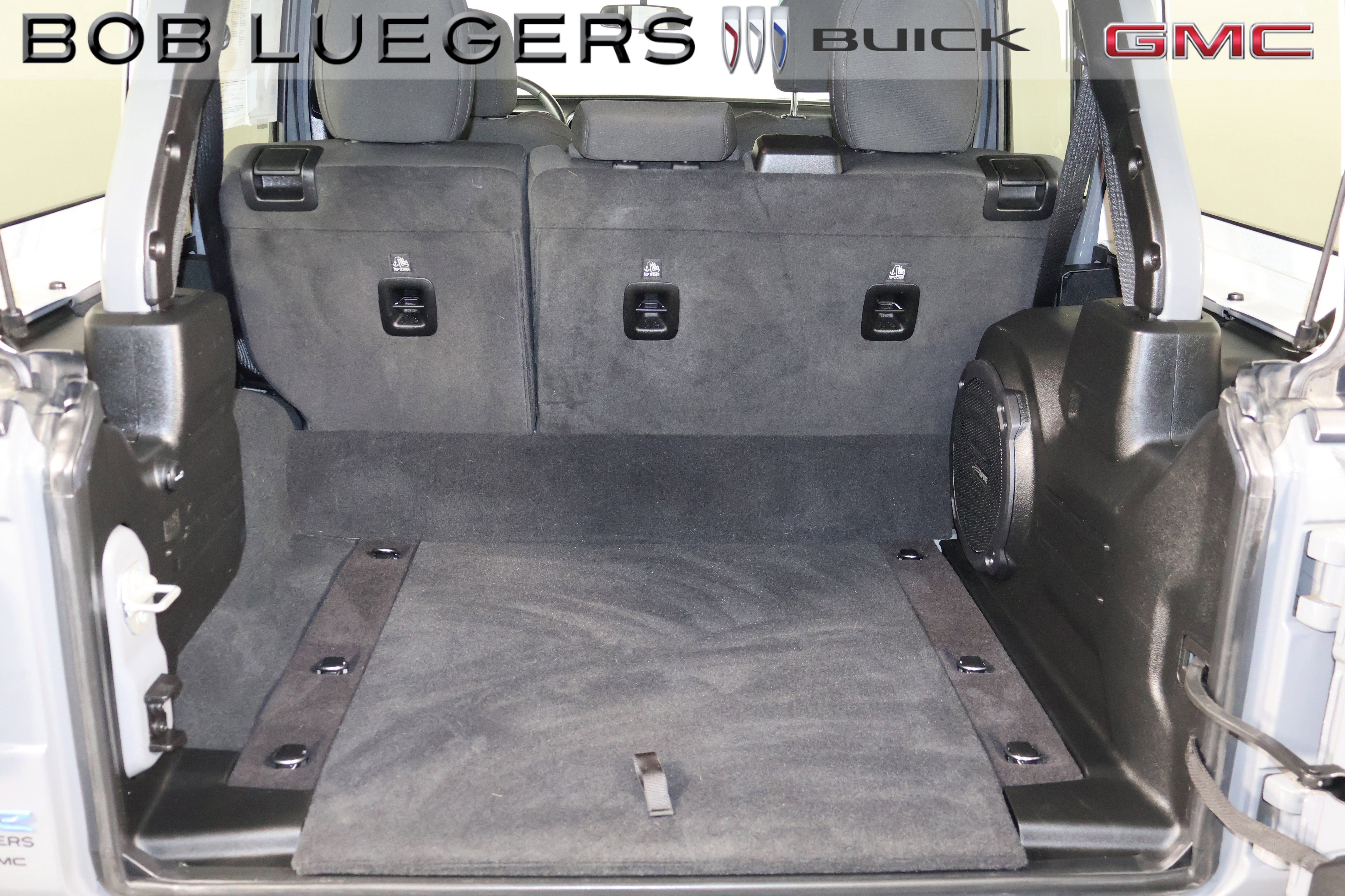 Used 2023 Jeep Wrangler Unlimited w/ Cold Weather Group AWD/4WD image 18