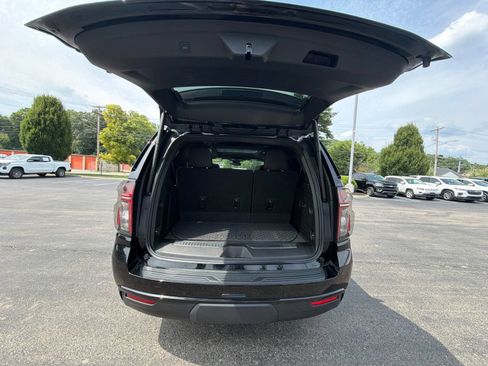 Used 2023 Chevrolet Tahoe Z71 w/ Luxury Package AWD/4WD image 27