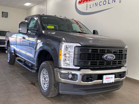 New 2026 Ford F250 XL w/ XL Chrome Package image 2
