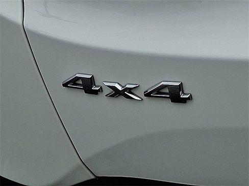 Used 2023 Jeep Renegade Latitude image 30