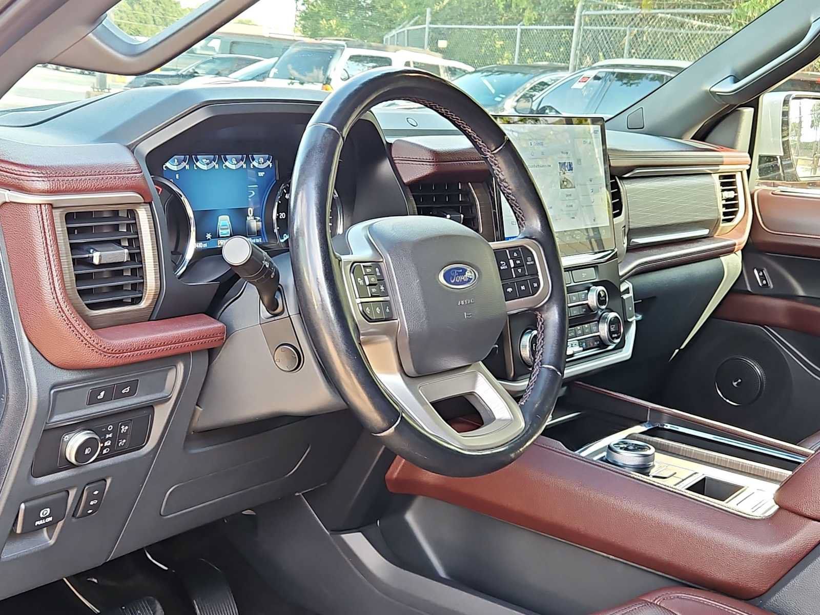 Used 2022 Ford Expedition Max Limited RWD image 2