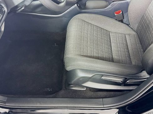 Used 2023 Honda HR-V LX image 18