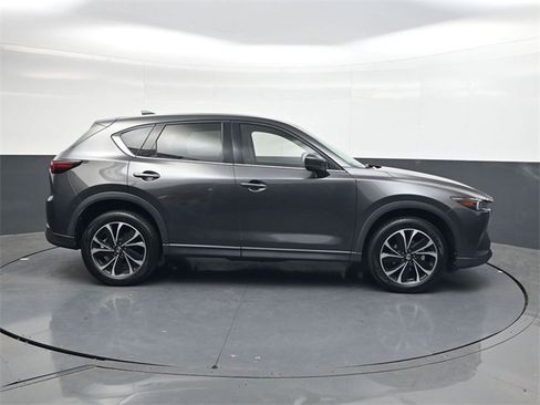 Used 2022 MAZDA CX-5 AWD 2.5 S w/ Premium Plus Pkg image 3