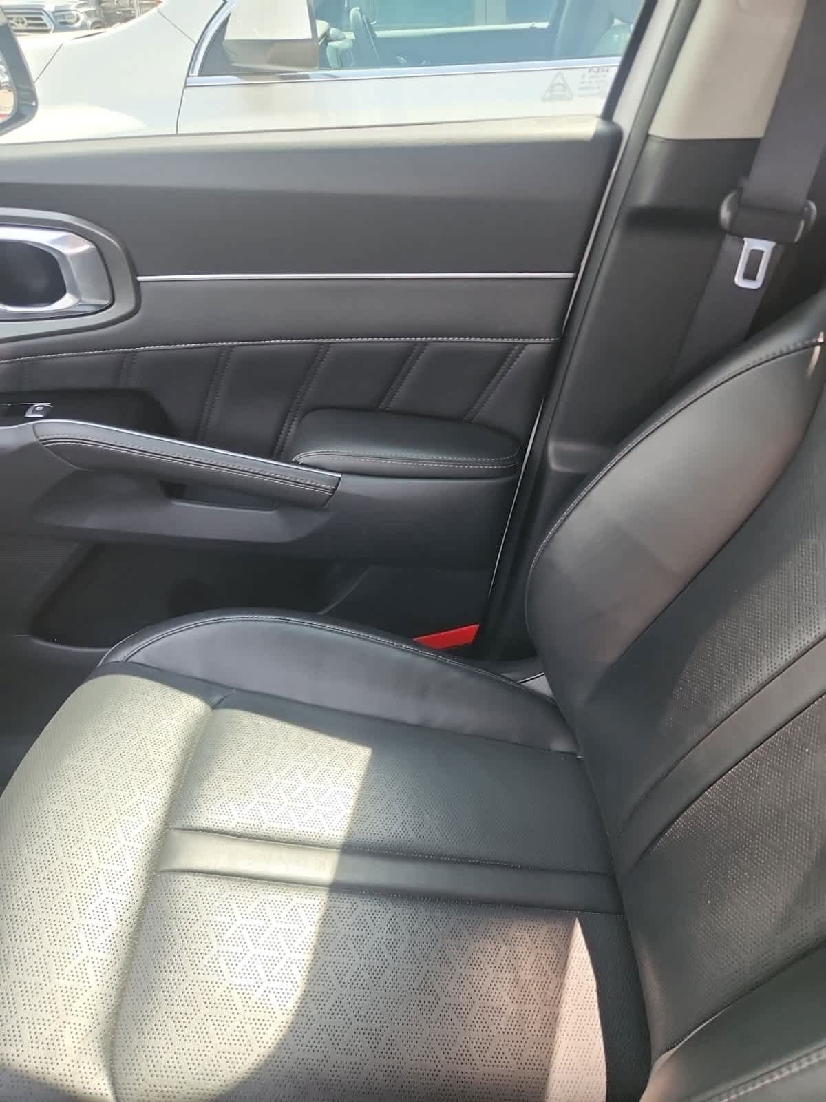 Certified 2023 Kia Sorento SX FWD image 4
