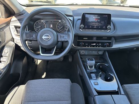 Used 2023 Nissan Rogue SV FWD image 10