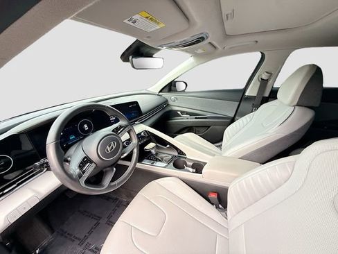 Used 2024 Hyundai Elantra Limited image 21