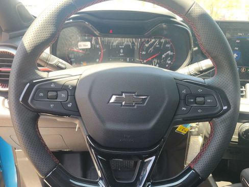 New 2026 Chevrolet Trax RS w/ Sunroof Package FWD image 24