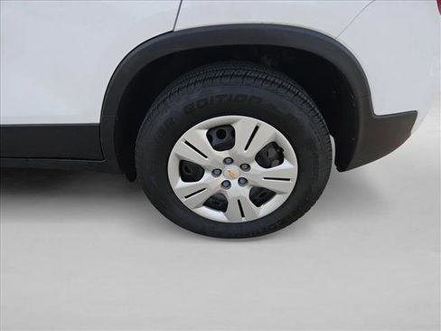 Used 2018 Chevrolet Trax LS image 9