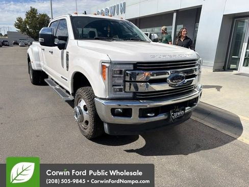 Used 2019 Ford F350 Lariat w/ Lariat Ultimate Package AWD/4WD image 3