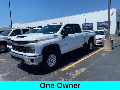 Used 2024 Chevrolet Silverado 3500 LT w/ Convenience Package AWD/4WD image 1