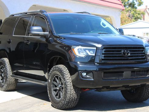 Used 2019 Toyota Sequoia TRD Sport AWD/4WD image 40