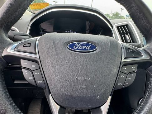 Used 2016 Ford Edge Titanium w/ Equipment Group 301A AWD/4WD image 18