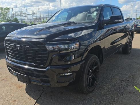 Used 2025 RAM 1500 Laramie w/ Night Edition AWD/4WD image 3