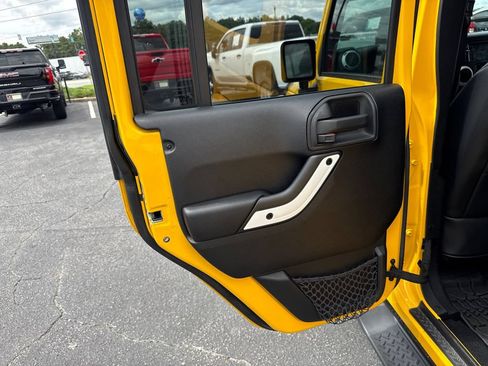 Used 2015 Jeep Wrangler Unlimited Sahara AWD/4WD image 22