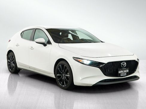 Used 2020 MAZDA MAZDA3 Hatchback w/ Premium Package FWD image 7