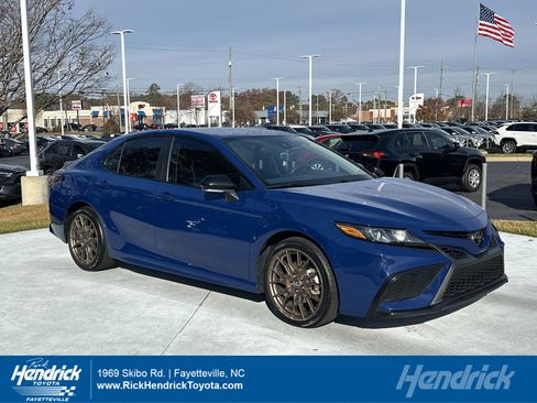 Certified 2023 Toyota Camry SE image 1