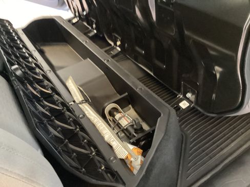 Used 2019 Toyota Tacoma SR5 AWD/4WD image 40