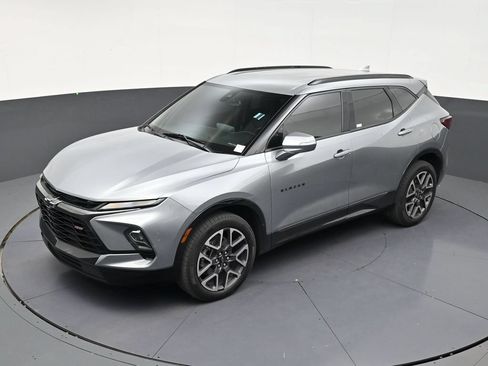 Used 2023 Chevrolet Blazer RS w/ Enhanced Convenience Package FWD image 12