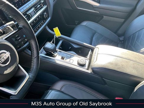 Certified 2023 Nissan Pathfinder Platinum w/ Lighting Package (N92) image 18