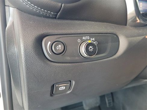 Used 2022 Chevrolet Blazer LT image 21