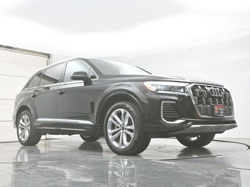 Used 2025 Audi Q7 3.0T Premium Plus AWD/4WD image 32