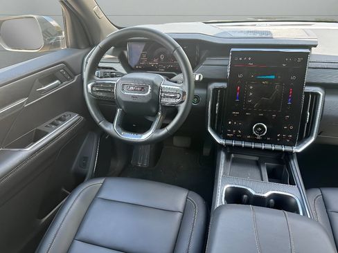 Used 2026 GMC Acadia Elevation w/ Elevation Premium Package FWD image 16