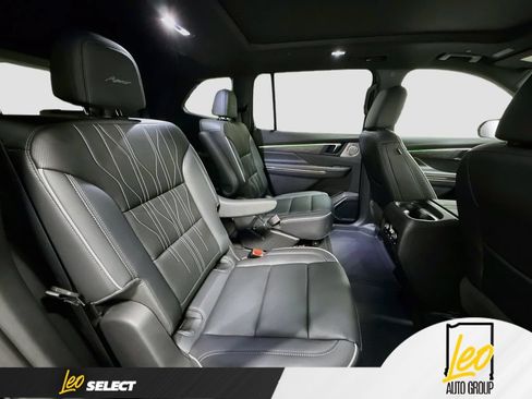 Used 2025 Buick Enclave Avenir w/ Super Cruise Package AWD/4WD image 33