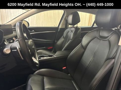 Used 2025 Genesis G70 2.5T image 18