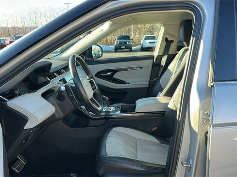 Used 2022 Land Rover Range Rover Evoque R-Dynamic SE image 9