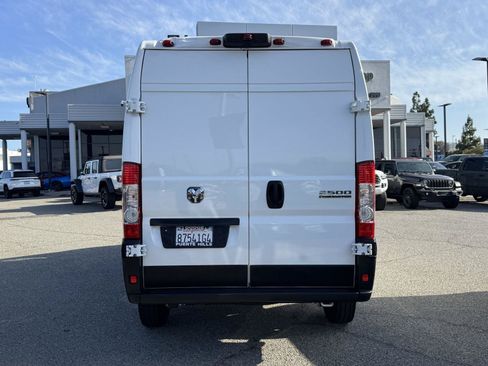 Used 2026 RAM ProMaster 2500 w/ Convenience Group FWD image 12