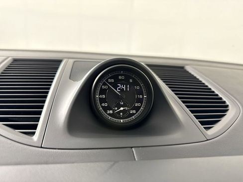 Certified 2026 Porsche Macan Turbo AWD/4WD image 29