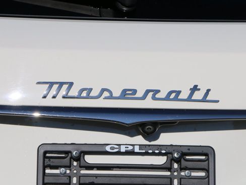 Used 2022 Maserati Levante Modena AWD/4WD image 5