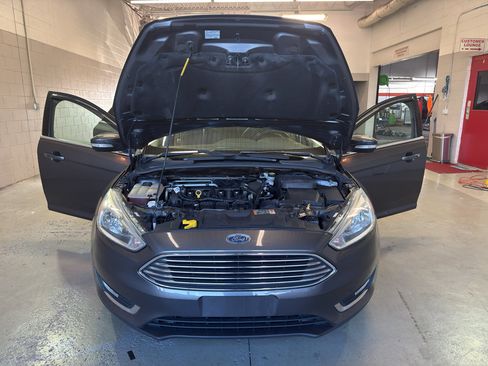 Used 2016 Ford Focus Titanium FWD image 10