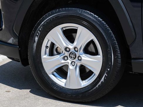 Used 2020 Toyota RAV4 XLE w/ Convenience Package FWD image 51