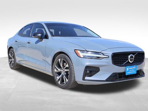 Used 2024 Volvo S60 B5 Plus AWD/4WD image 6