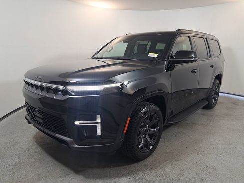 New 2026 Jeep Grand Wagoneer 4WD image 3