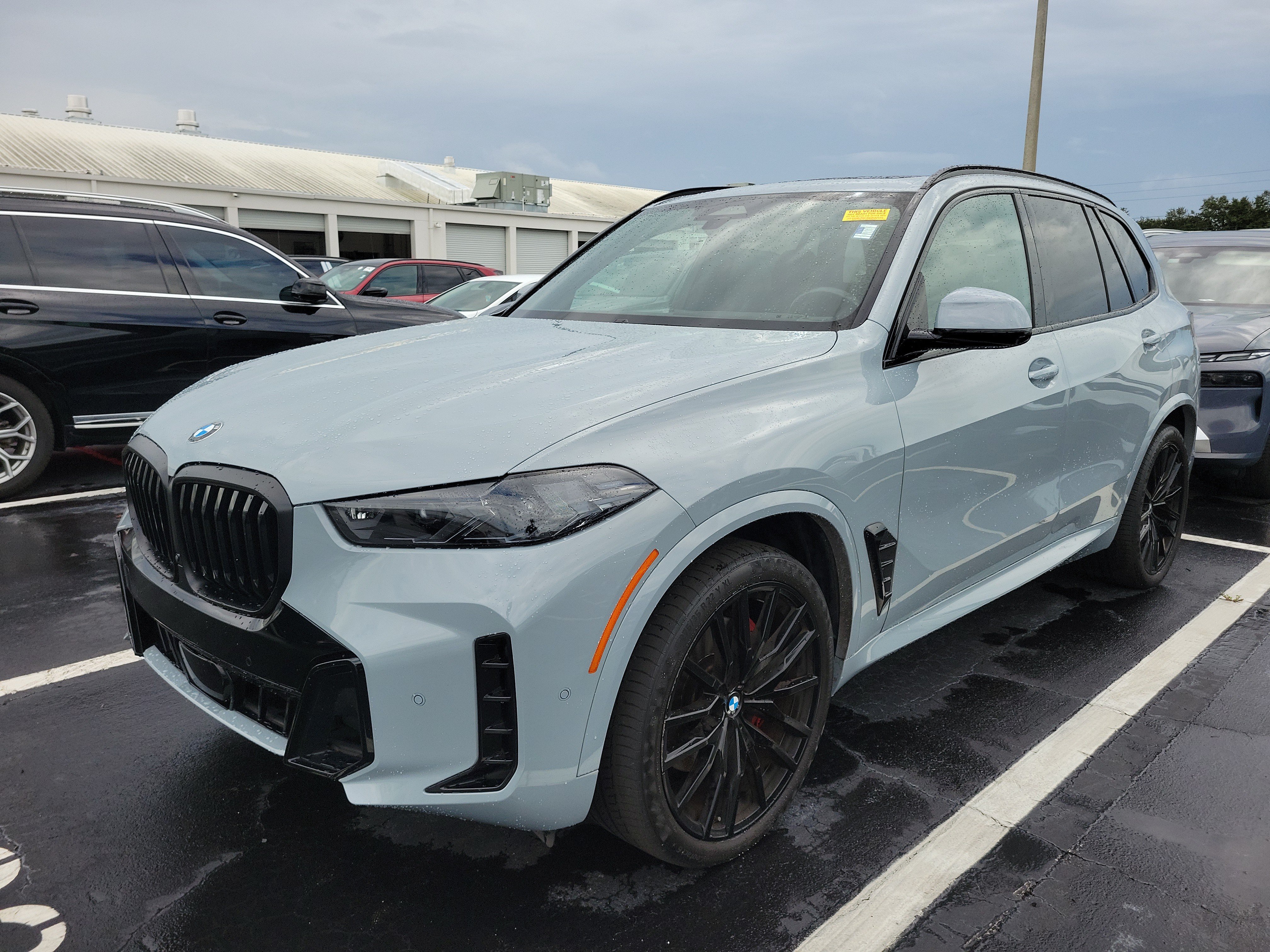 Used 2024 BMW X5 xDrive40i w/ M Sport Package AWD/4WD image 1